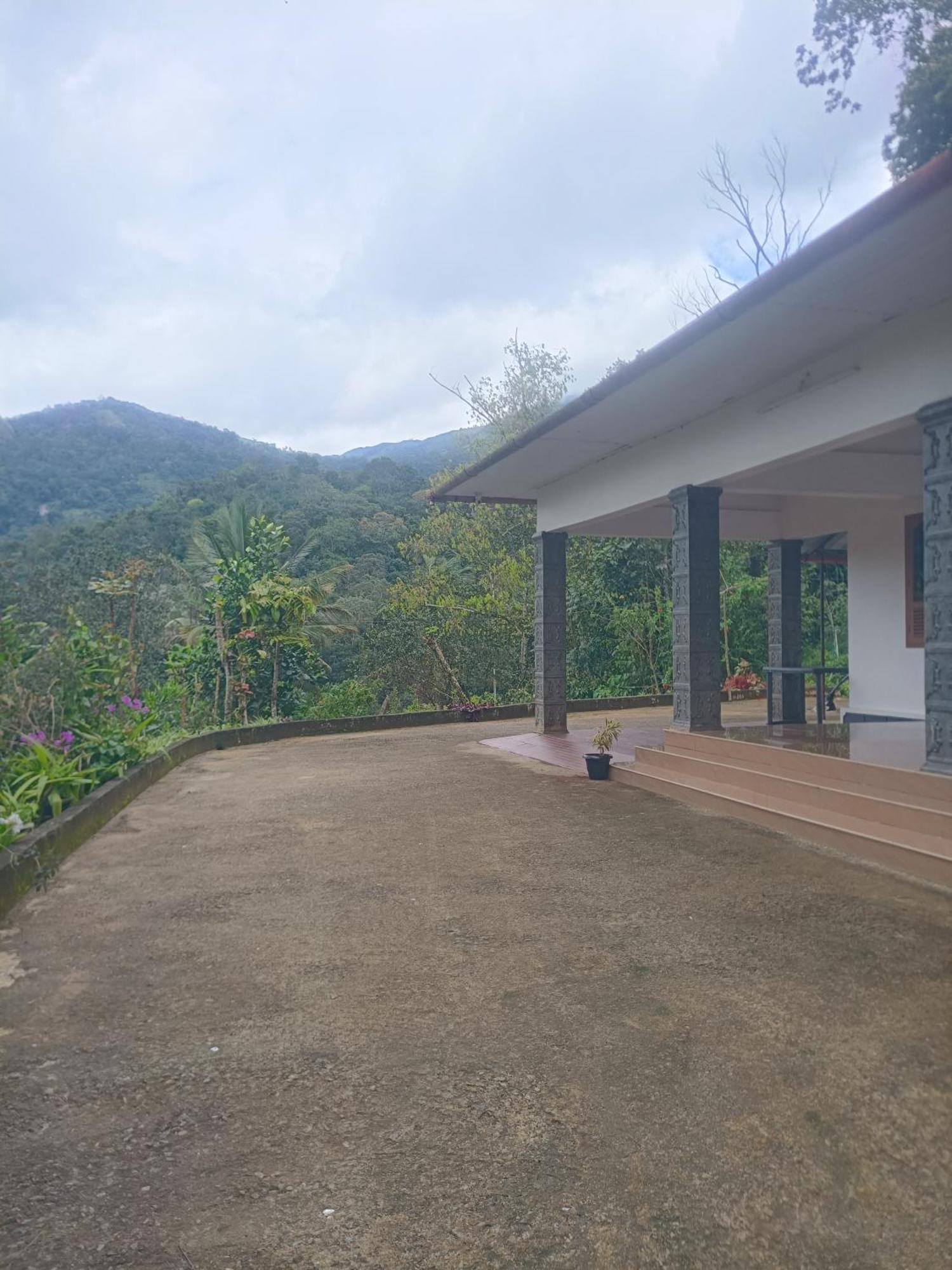 Anivilla Holiday Home Kunjithanny Anachal المظهر الخارجي الصورة