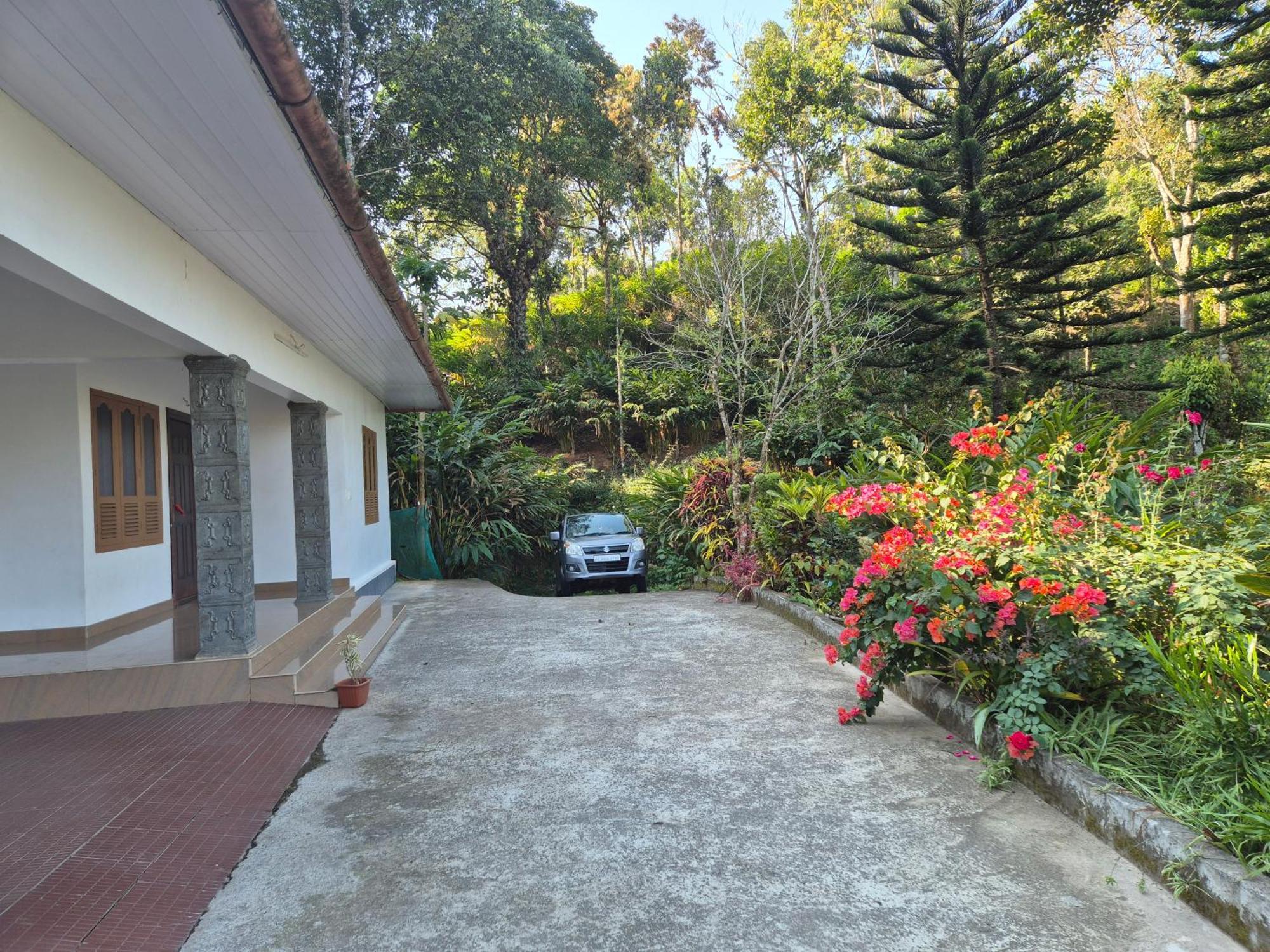 Anivilla Holiday Home Kunjithanny Anachal المظهر الخارجي الصورة